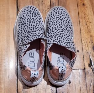 Hey Dude Women Peyton Shoes Cheetah Size 8